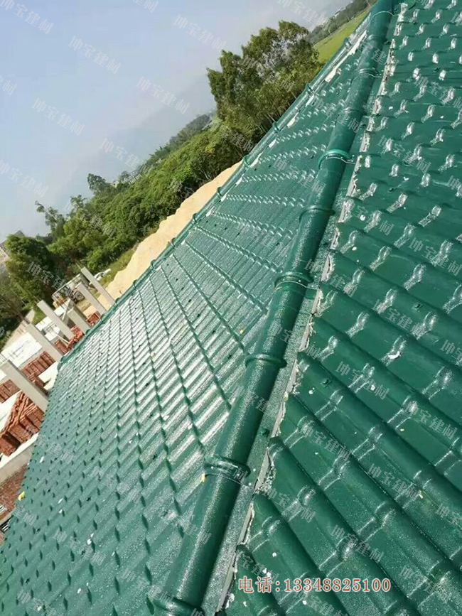 墨綠色合成樹(shù)脂瓦的屋頂美化之旅