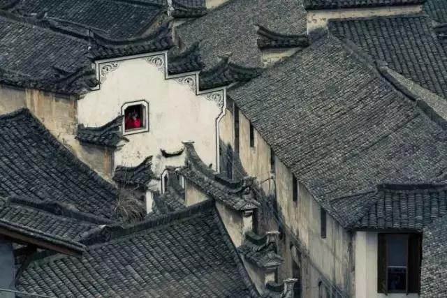 青瓦灰墻，高瓴飛檐，處處消磨時(shí)光