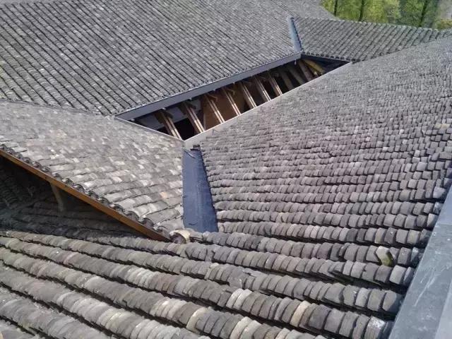 青瓦灰墻，高瓴飛檐，處處消磨時(shí)光