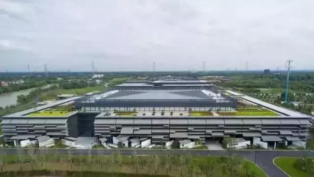 青瓦灰墻，高瓴飛檐，處處消磨時(shí)光